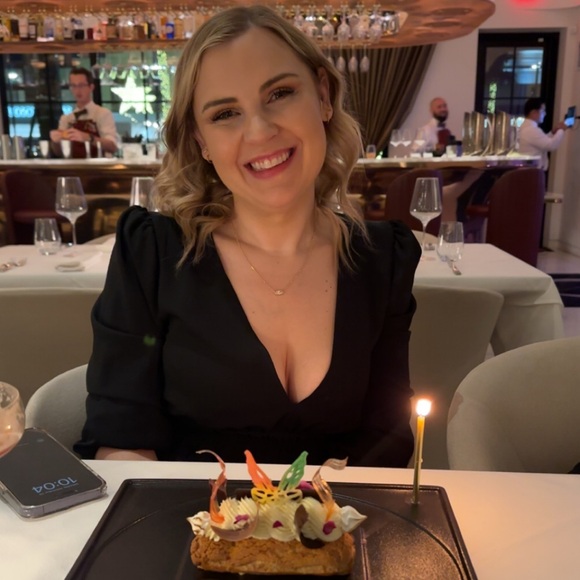 Meet your Posher, Kyndal - Picture 3 of 3